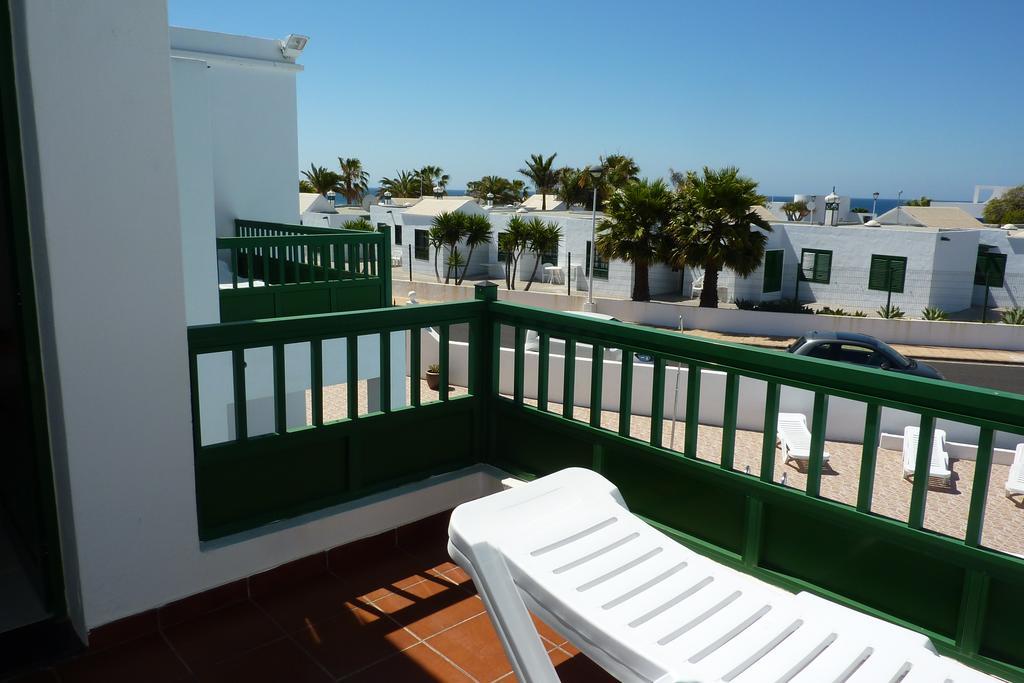 Alhambra Apartamentos Tías Esterno foto