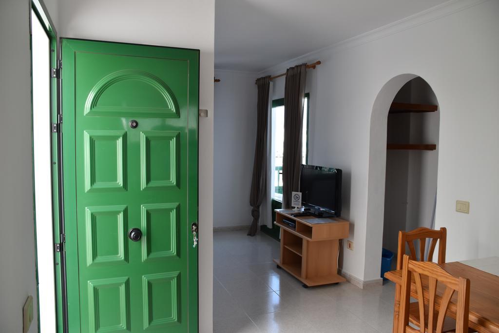 Alhambra Apartamentos Tías Esterno foto