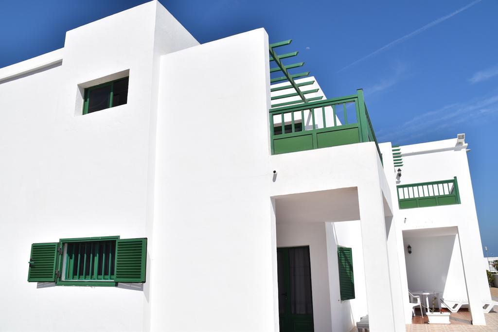Alhambra Apartamentos Tías Esterno foto
