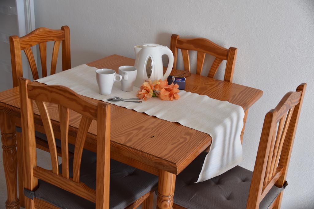 Alhambra Apartamentos Tías Esterno foto
