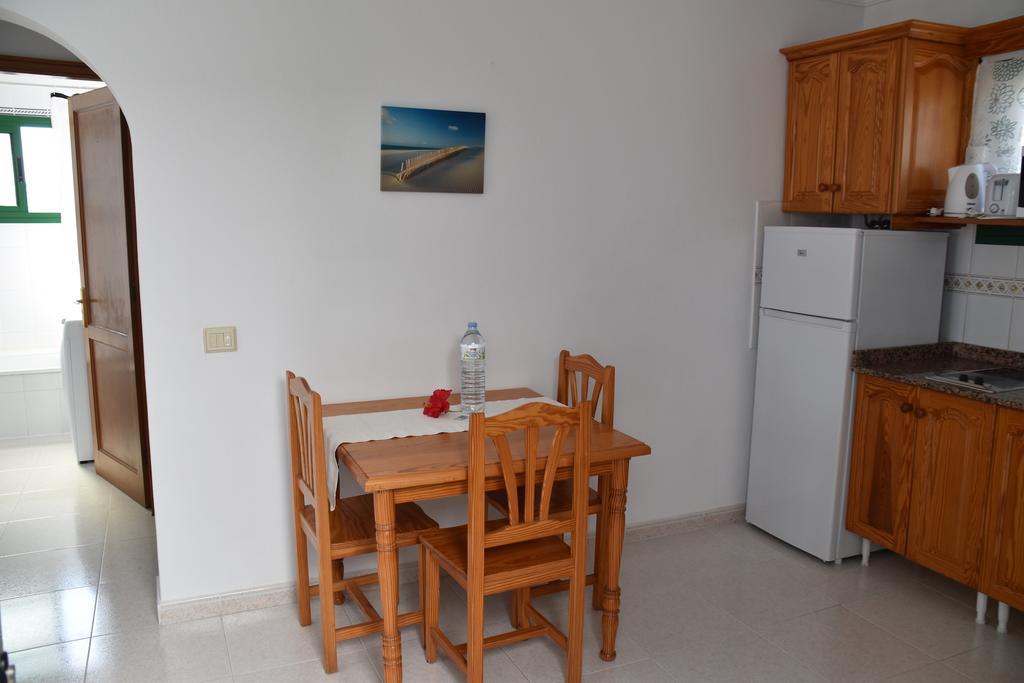 Alhambra Apartamentos Tías Esterno foto