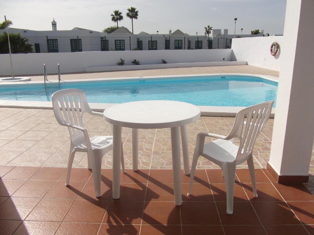 Alhambra Apartamentos Tías Esterno foto