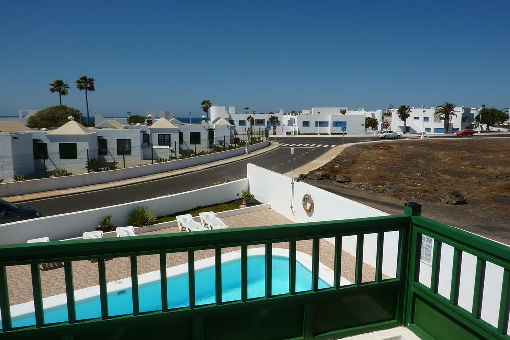 Alhambra Apartamentos Tías Esterno foto